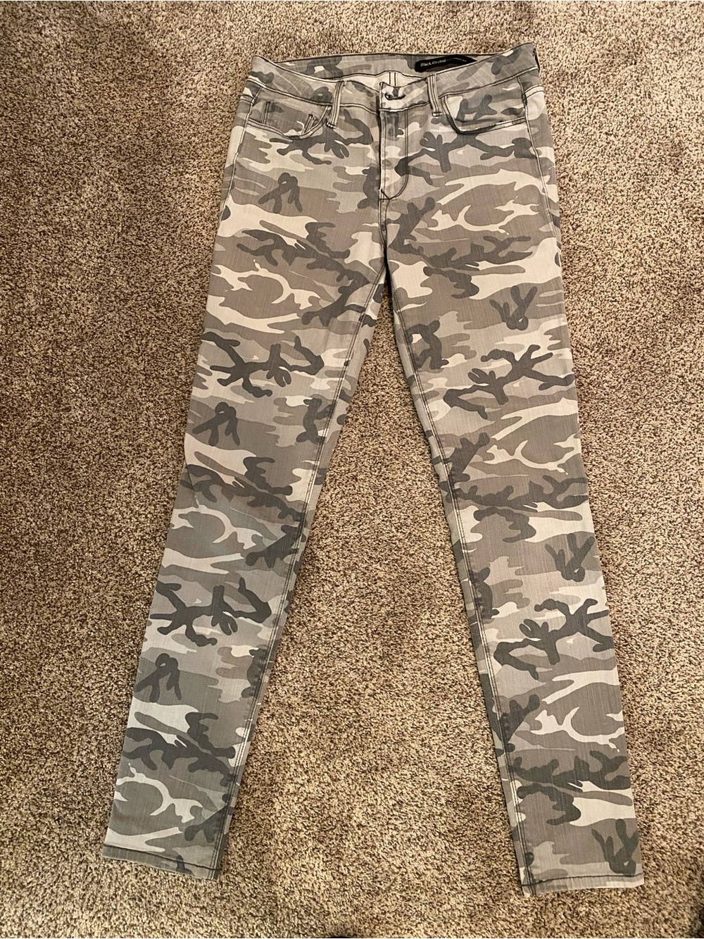 Black Orchid Camo Skinny Jeans - Gray Camo